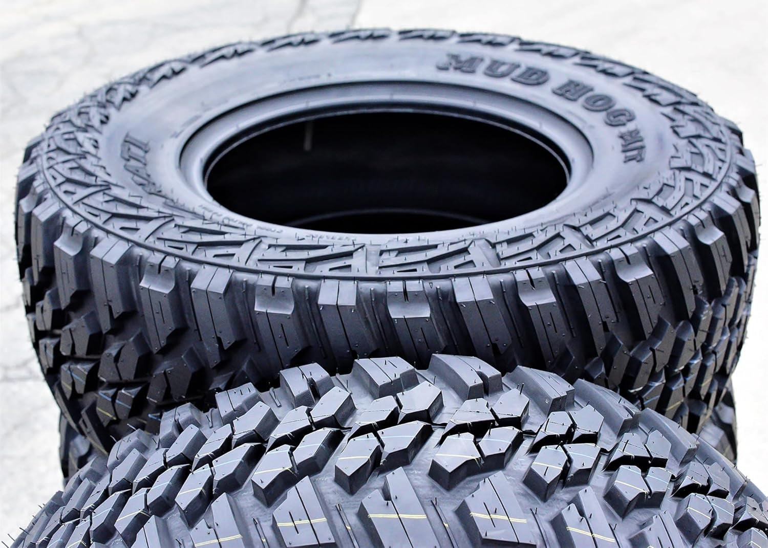 MUD HOG M/T 31X10.50R15LT LRC 109Q Mud-Terrain Light Truck Tire Only