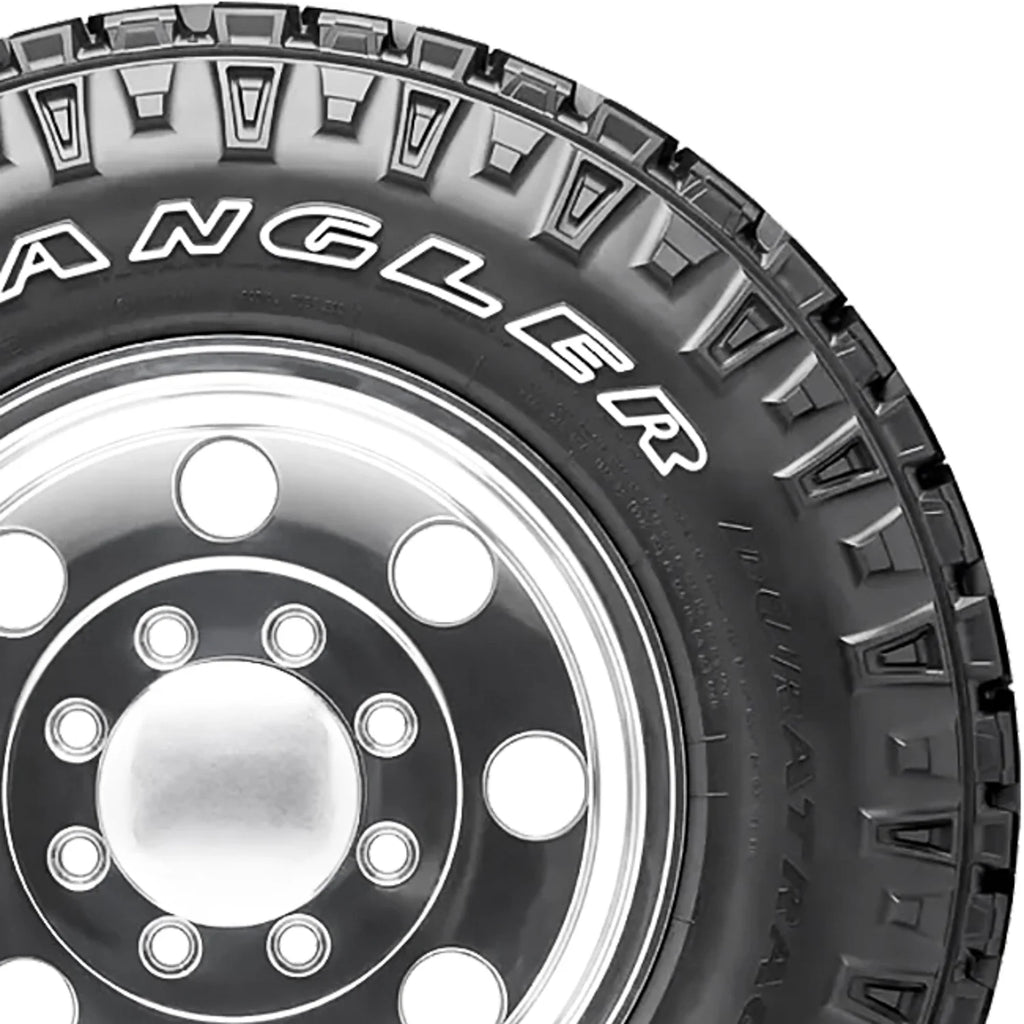 Wrangler Duratrac Studdable Rugged Terrain LT235/75R15 104/101Q C Light Truck Tire