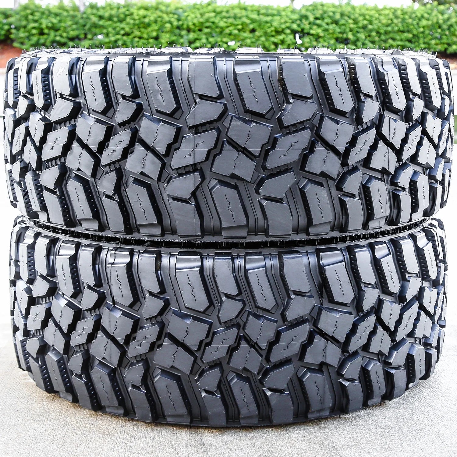 Pair of 2  Discoverer STT Pro 285/75R16 126/123Q E 10 Ply M/T Mud Light Truck Tires